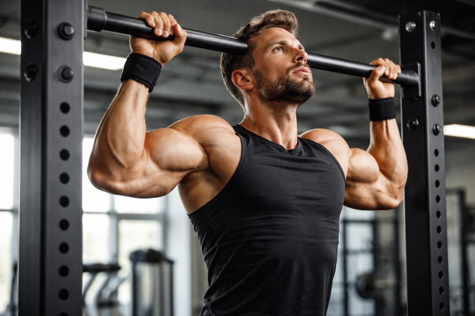 découvrez les avantages de la traction en supination pour renforcer vos muscles et améliorer vos performances d'entraînement.